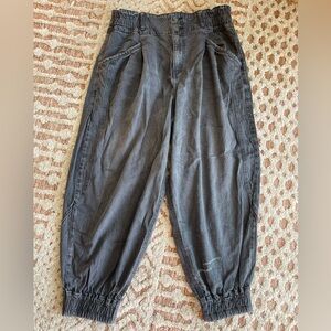 We The Free Jogger Jeans Super Cute!